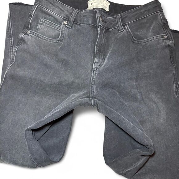 Free People Womens Black Wash Denim Flare Crop Raw Hem Mid Rise Jeans Sz 25R - Picture 5 of 5